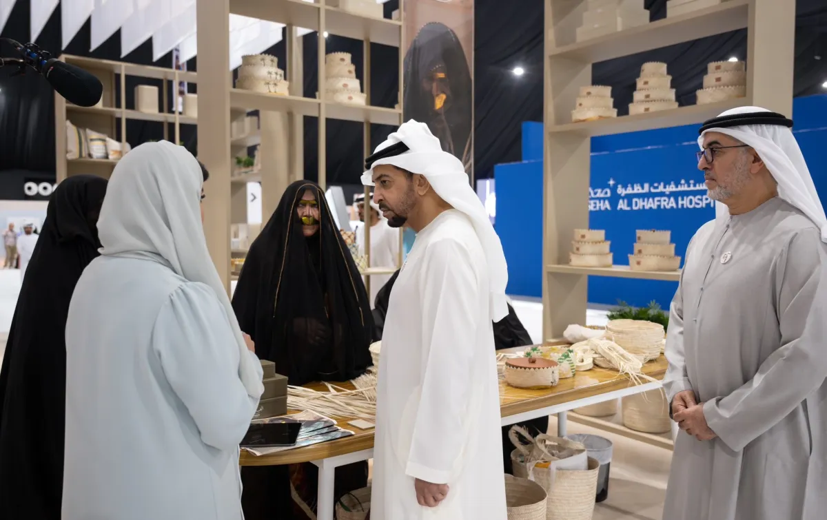 الشيخ حمدان بن زايد آل نهيان يزور مهرجان ومزاد ليوا للتمور. الصورة من الحساب الرسمي للشيخ حمدان على منصة x