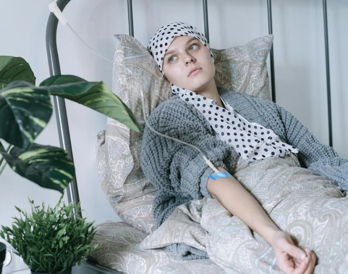 مريضة سرطان تتلقى العلاج الكيميائي