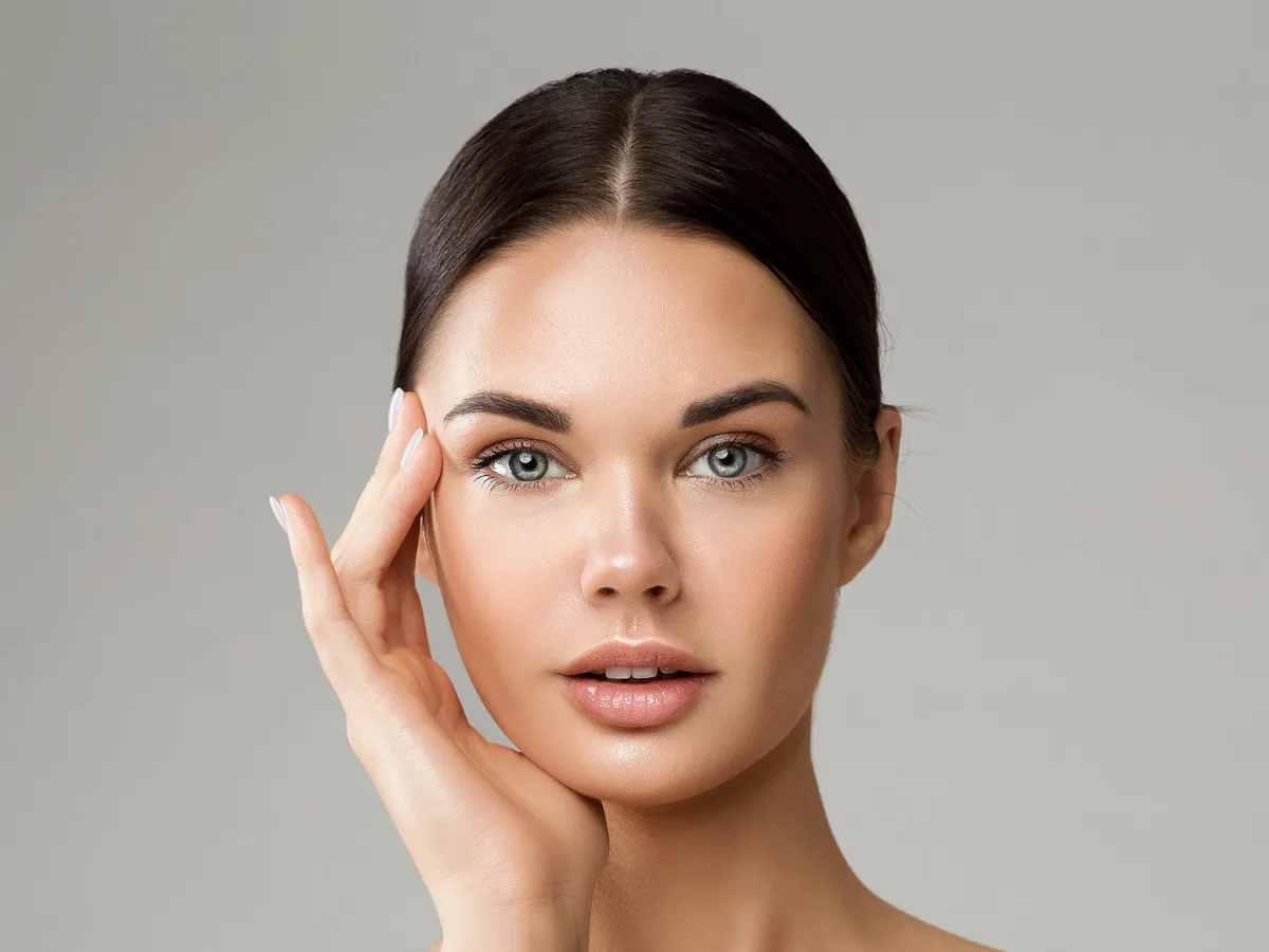 ما هو العمر المناسب للبدء والتوقف عن استخدام الحقن التجميلية؟