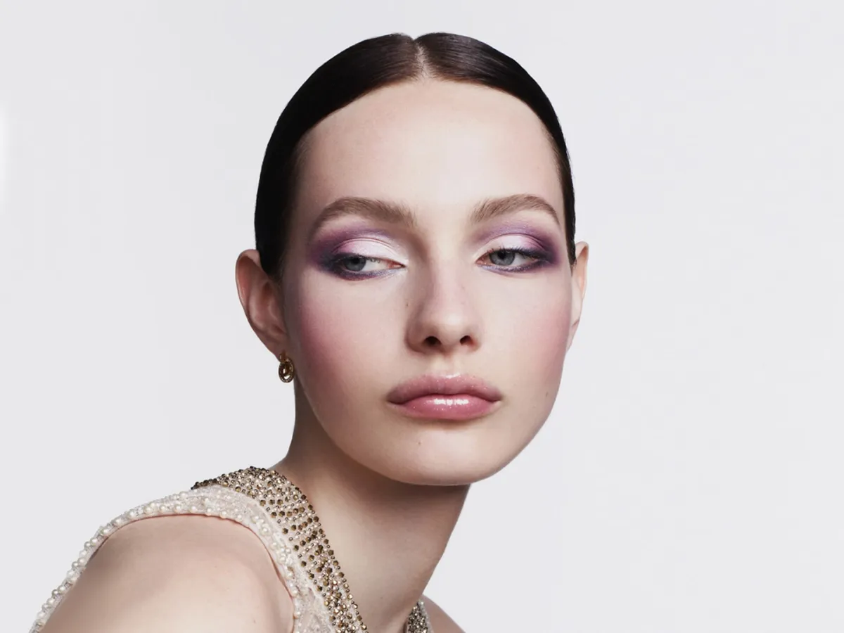 إشراقة ساحرة: مجموعة Dior Backstage لأعياد لا تُنسى - الصورة من مكتب العلاقات العامة للعلامة