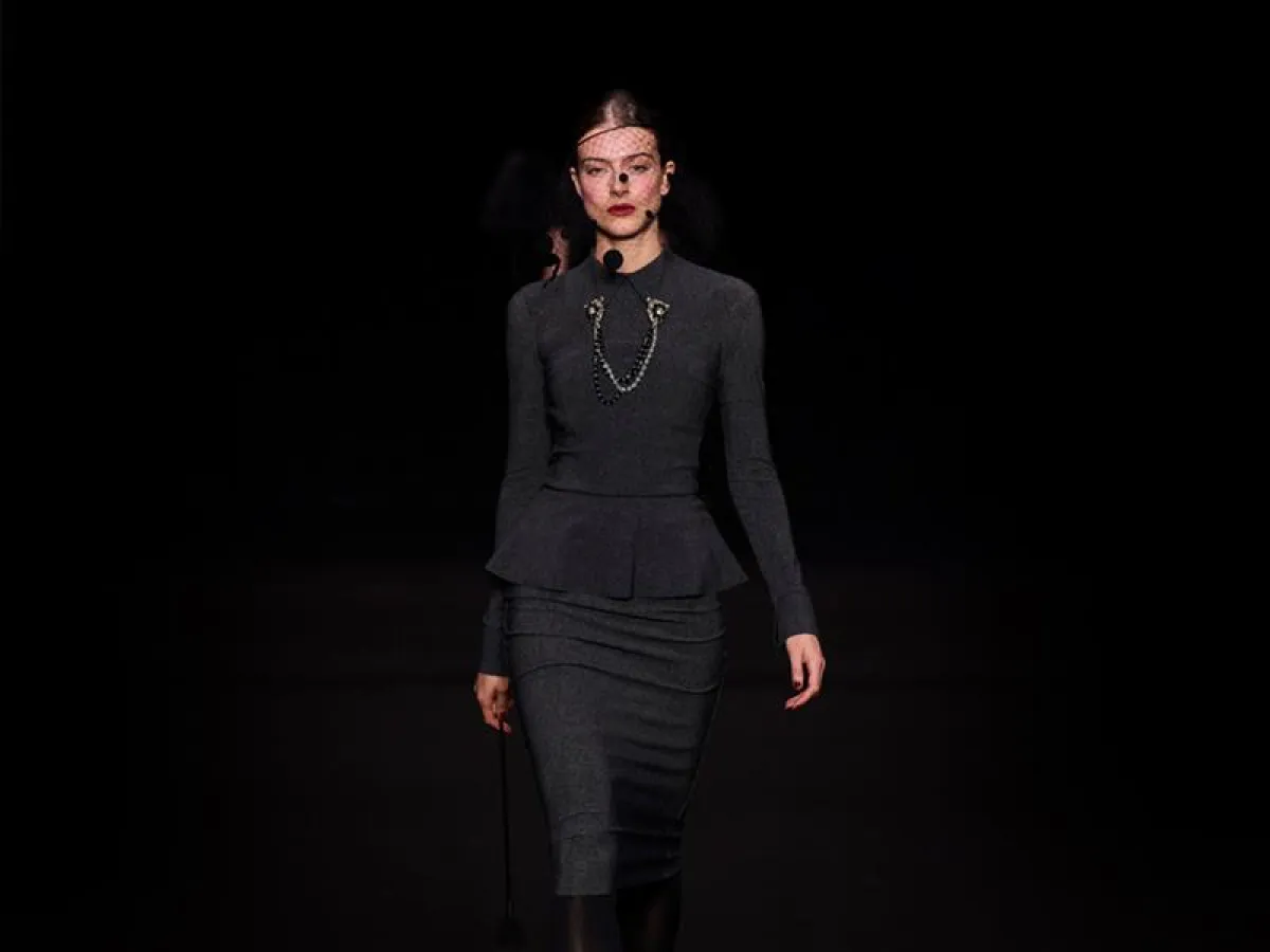 فستان من كيارا بوني Chiara Boni - الصورة من Launchmetrics/Spotlight ©