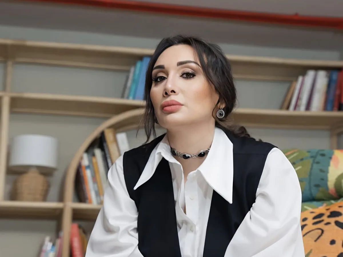 المصممة لينا منصور