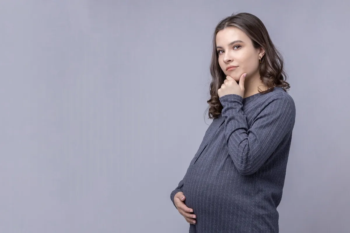 صورة لحامل في الشهر الثامن