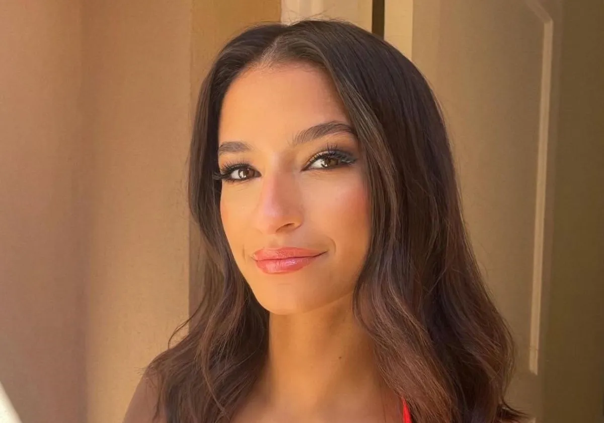 أميرة أديب- الصورة من صفحتها على الفيسبوك