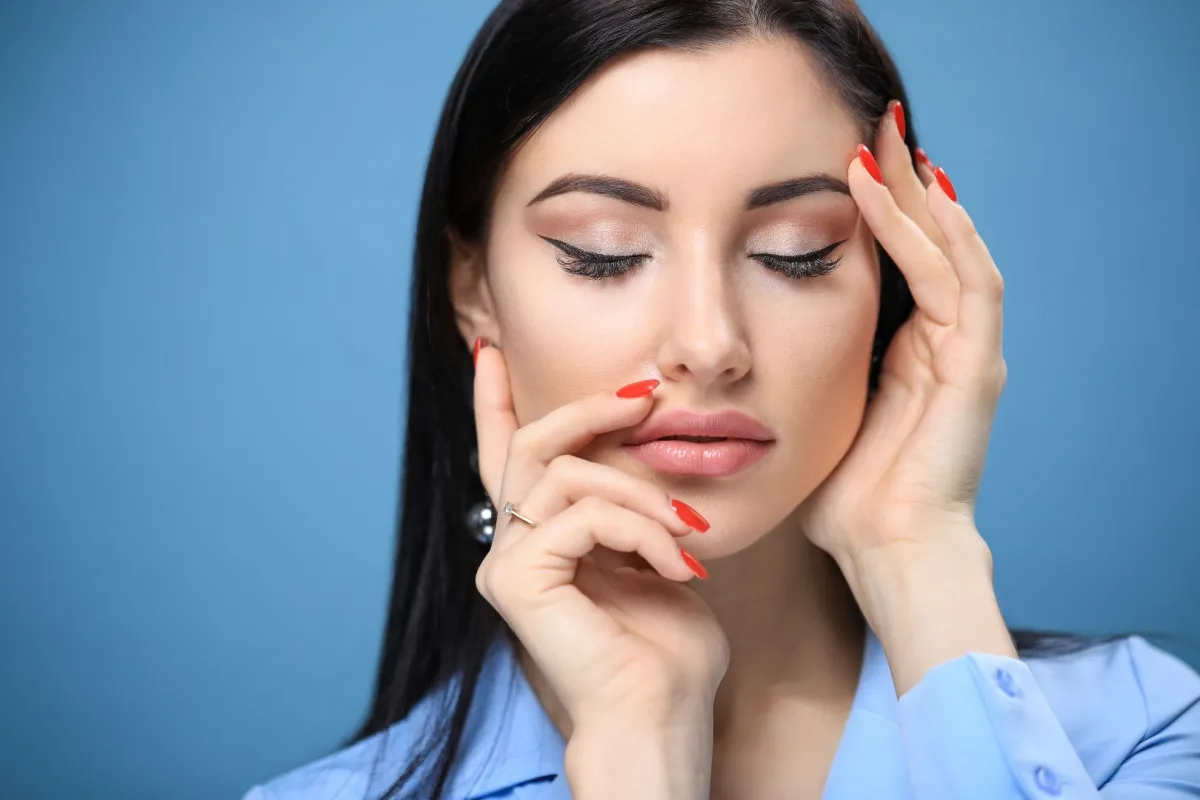 رموش مستعارة