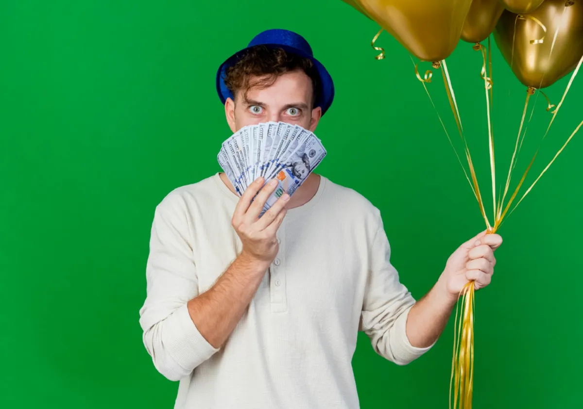 أبراج تفضل المال على الحب