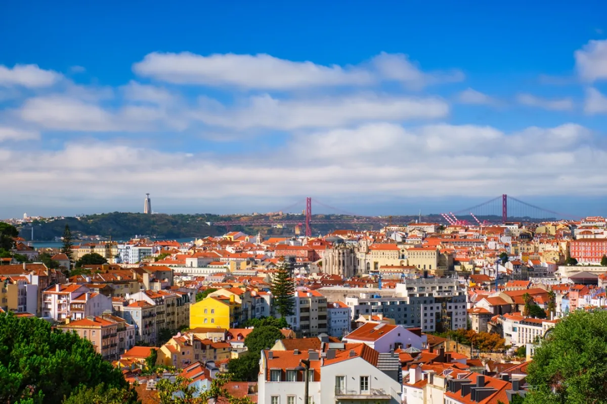 إطلالة على مدينة لشبونة