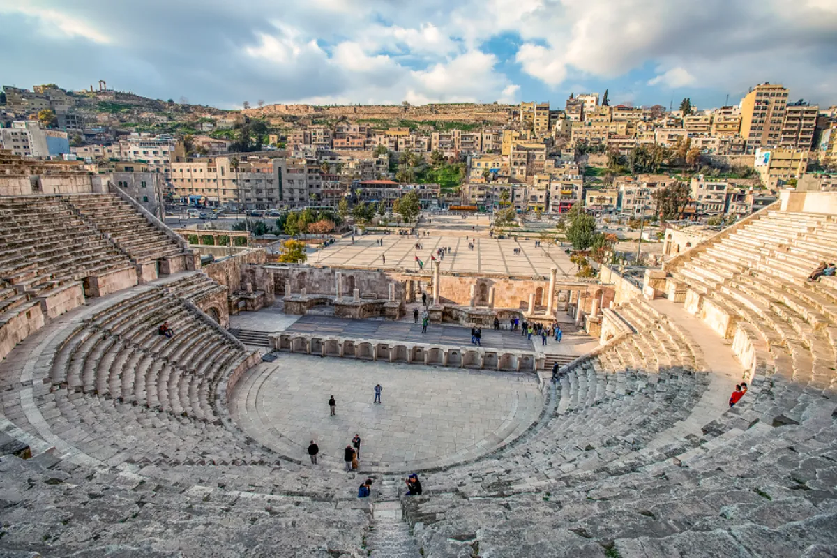 لقطة للمسرح الروماني الجنوبي في وسط عمّان