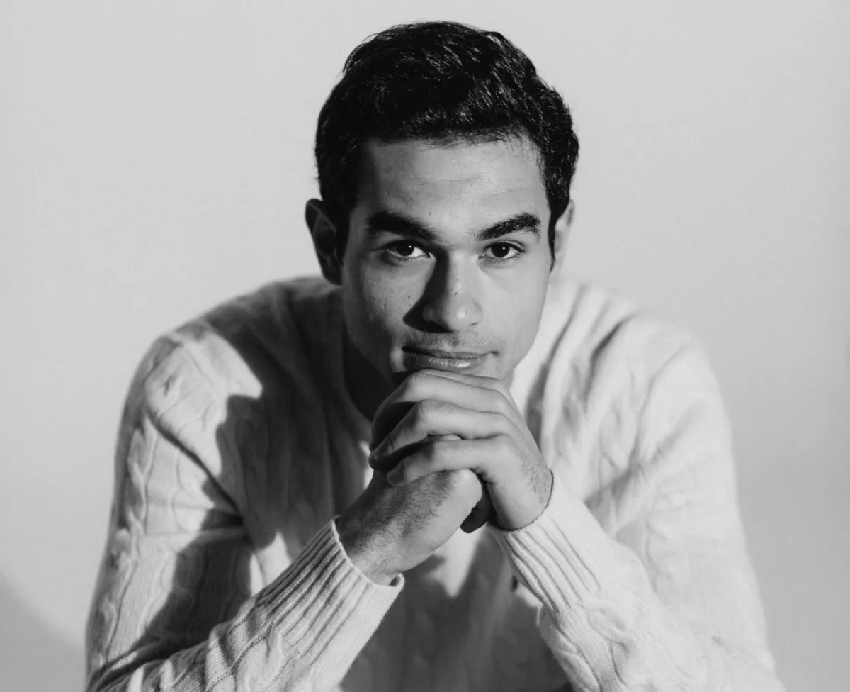 الصورة من المركز الإعلامي للفنان يوسف عمر