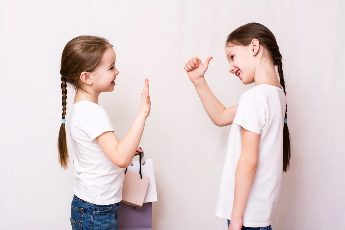 صورة تعبر عن السلوك الجيد