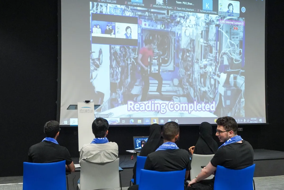 الفريق الإماراتي المشارك بتحدي كيبو. الصورة من الحساب الرسمي لمركز محمد بن راشد للفضاء على منصة x