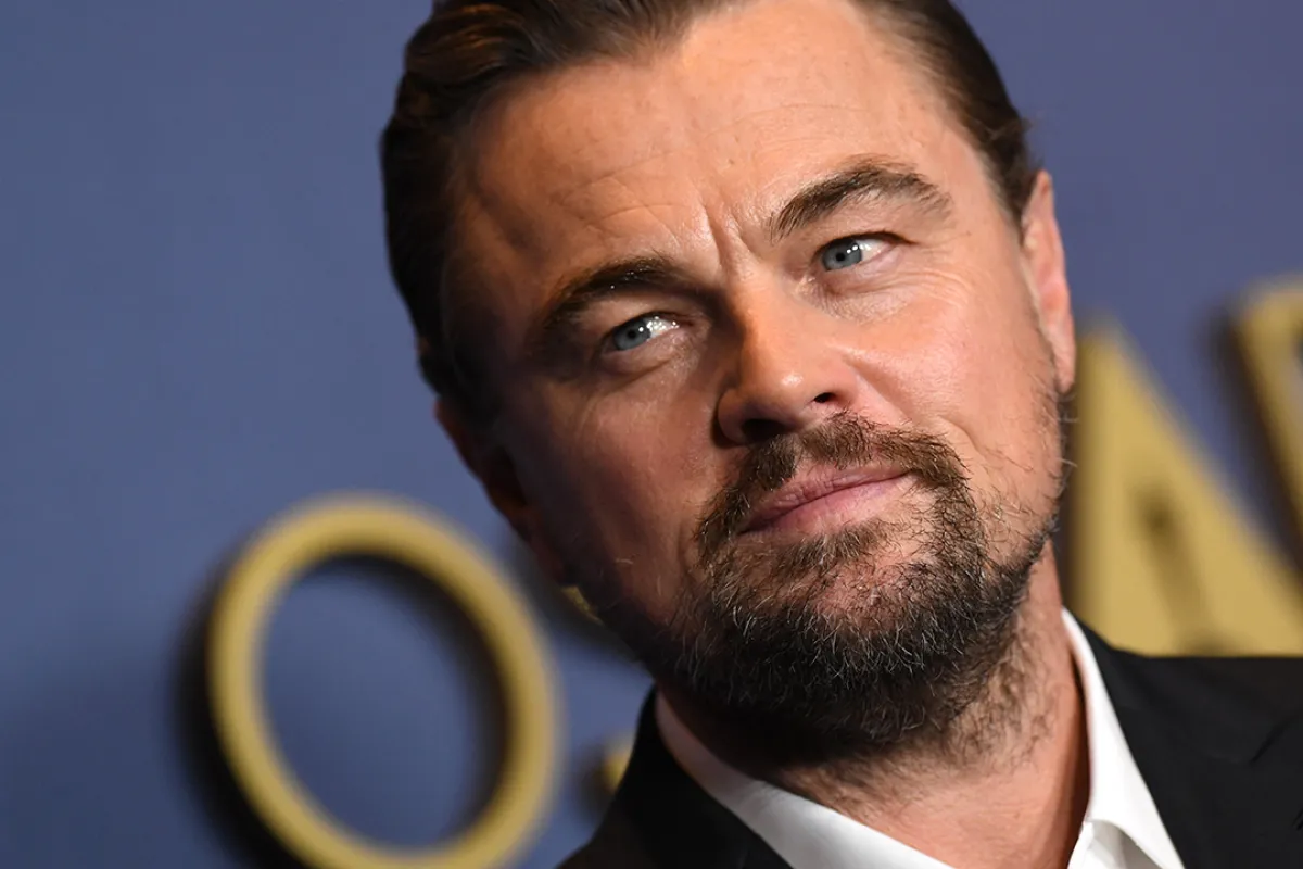 الممثل الأمريكي ليوناردو دي كابريو يصل إلى أكاديمية فنون وعلوم الصور المتحركة (US actor Leonardo DiCaprio arrives for the Academy of Motion Picture Arts and Sciences)- مصدر الصورة:  VALERIE MACON / AFP