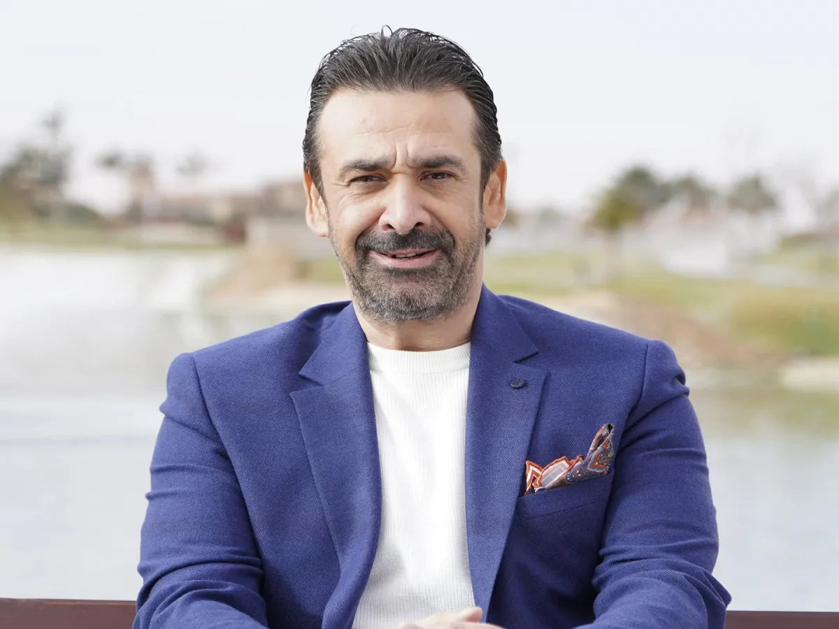 الفنان كريم عبد العزيز