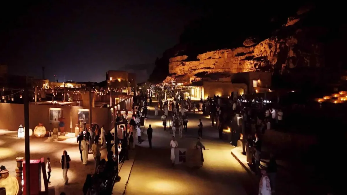 عروض حيّة اقتبست من تراث المدينة القديم