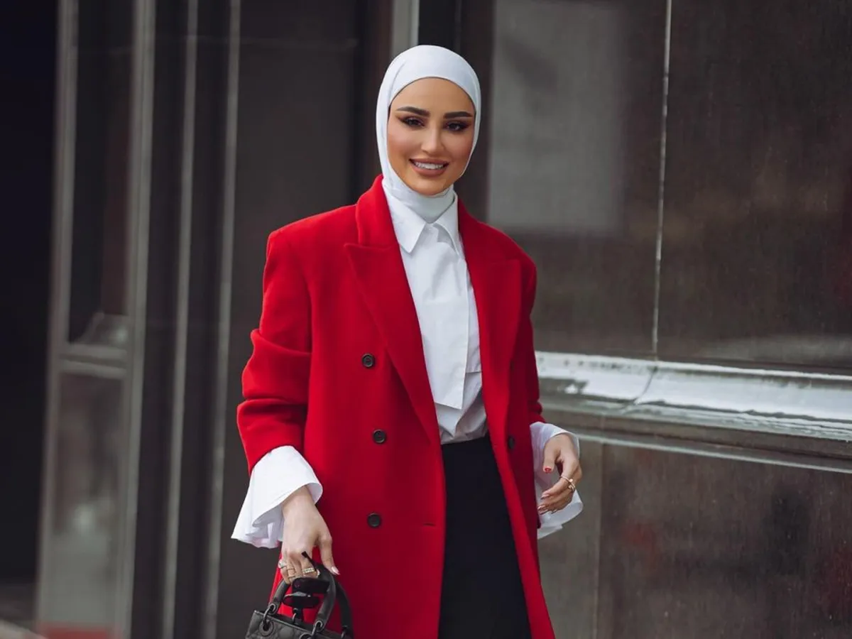 مدونة الموضة دلال الدوب - الصورة من حسابها على إنستغرام