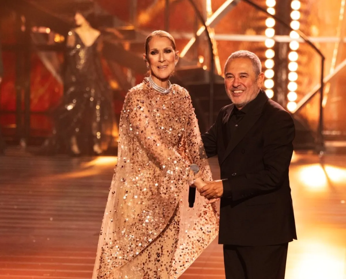 ايلي صعب مع النجمة سيلين ديون في ختام العرض- الصورة من العلاقات العامة 