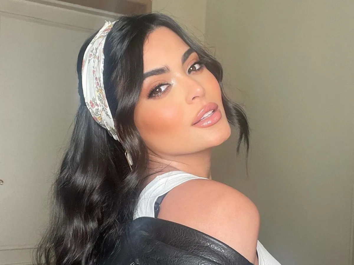 الفنانة أسماء جلال