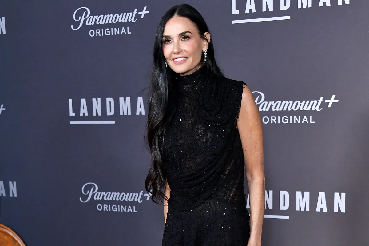 ديمي مور في العرض الأول لمسلسل تليفزيوني "Landman" في لوس أنجلوس (Demi Moore at the premiere of the TV series "Landman" in Los Angeles). مصدر الصورة: Unique Nicole / AFP