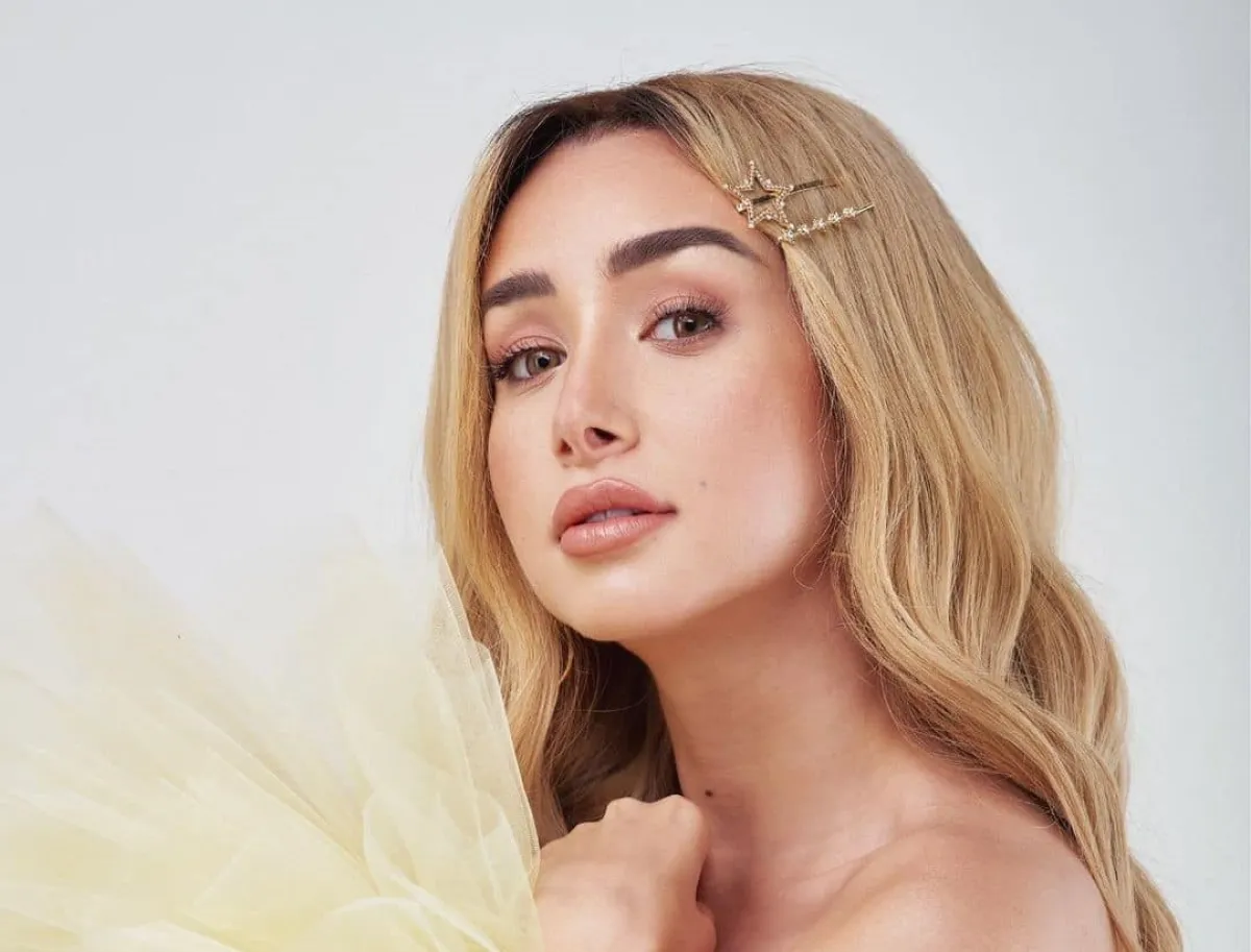 هنا الزاهد - الصورة من صفحتها الرسمية على الفيس بوك