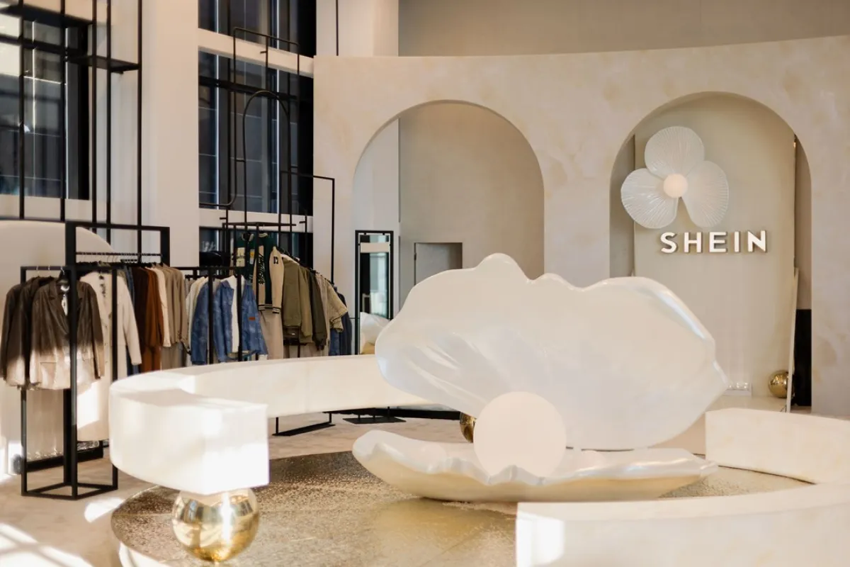 SHEIN يفتتح معرض أزياء بـ فاشون هاوس