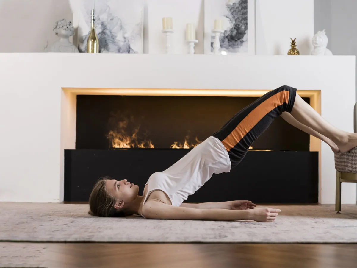 ممارسة تمارين كيجل من أجل تقوية عضلات قاع الحوض  Image by freepik