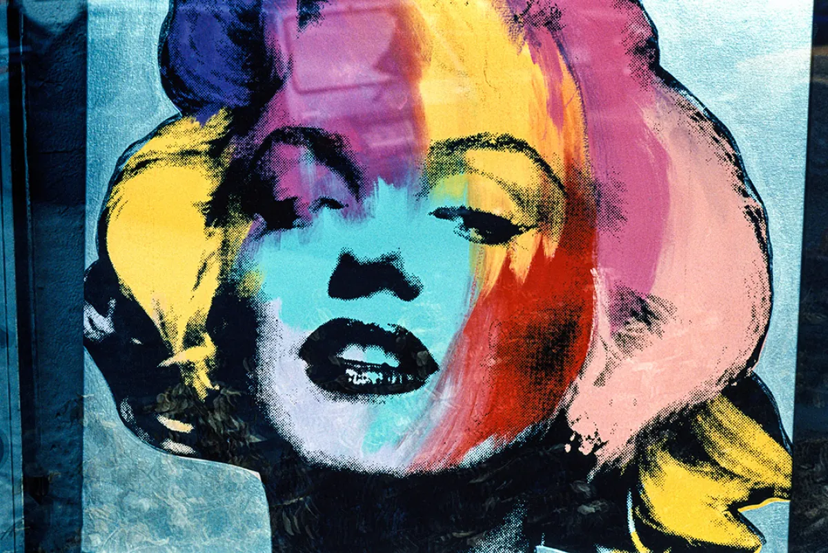  لوحة ماريلين مونرو Marilyn Monroe للفنان آندي وارهول Andy Warhor معروضة في أحد معارض نيويورك (مصدر الصورة: Per-Anders Pettersson/Getty Image