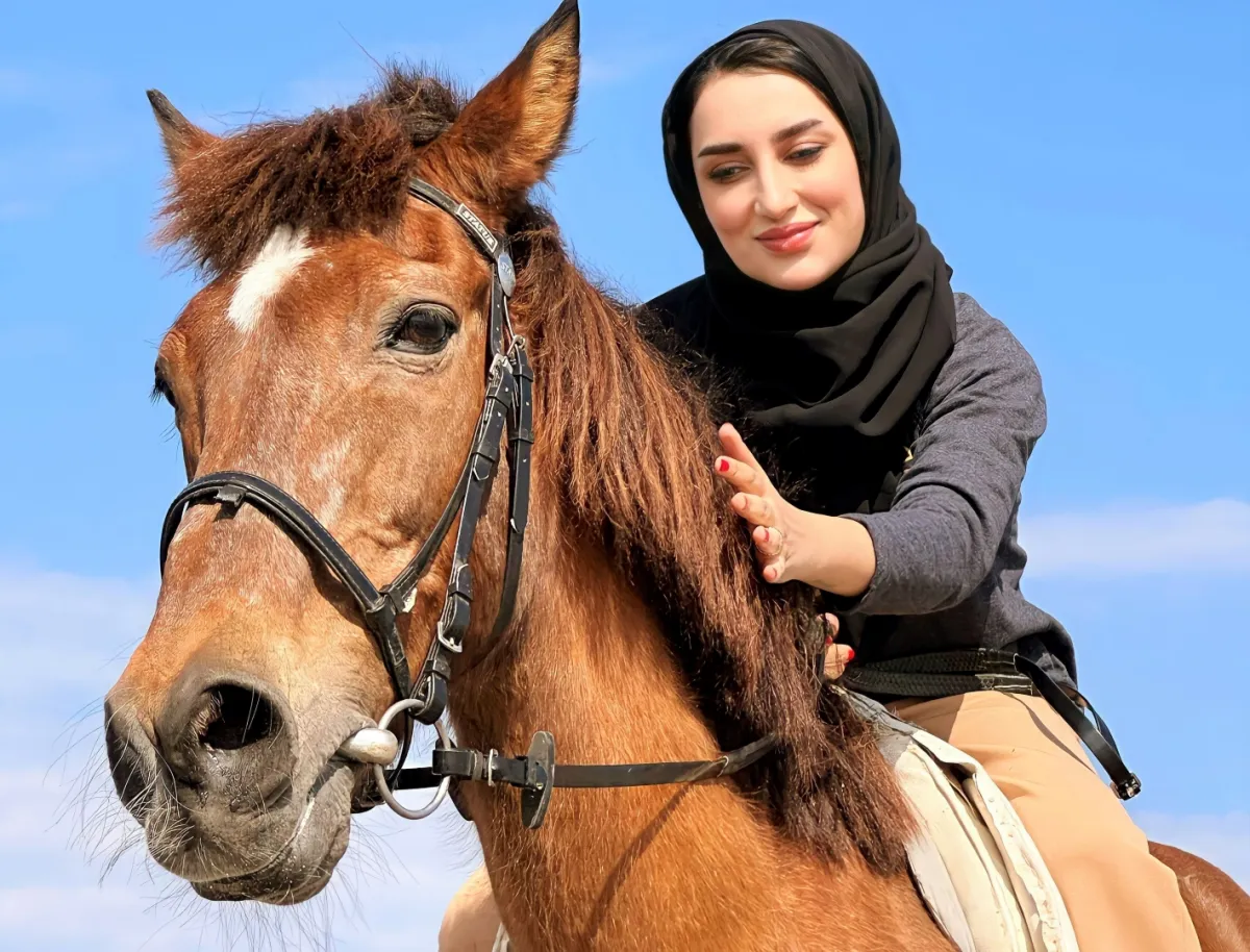 حسناء العجمي عازفة الفلوت- تصوير سعيد الزدجالي