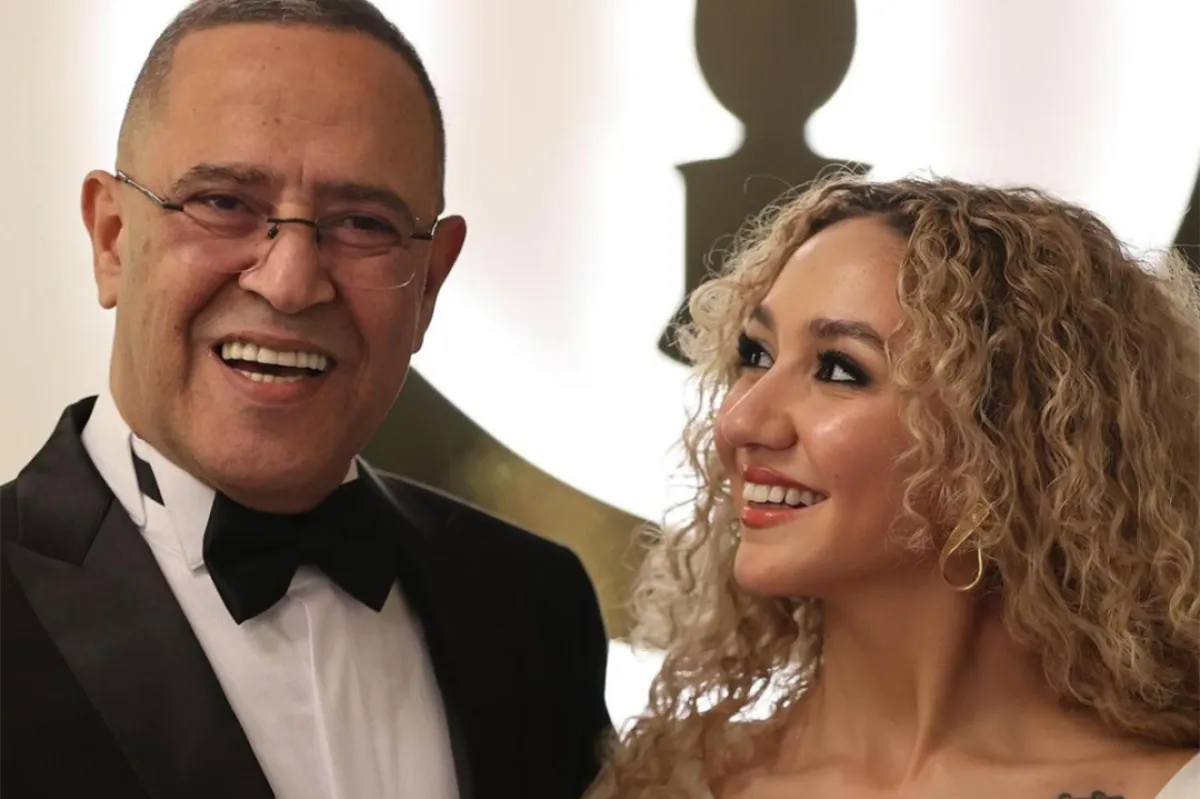 أشرف عبد الباقي وابنته - الصورة من حساب زينة على إنستغرام