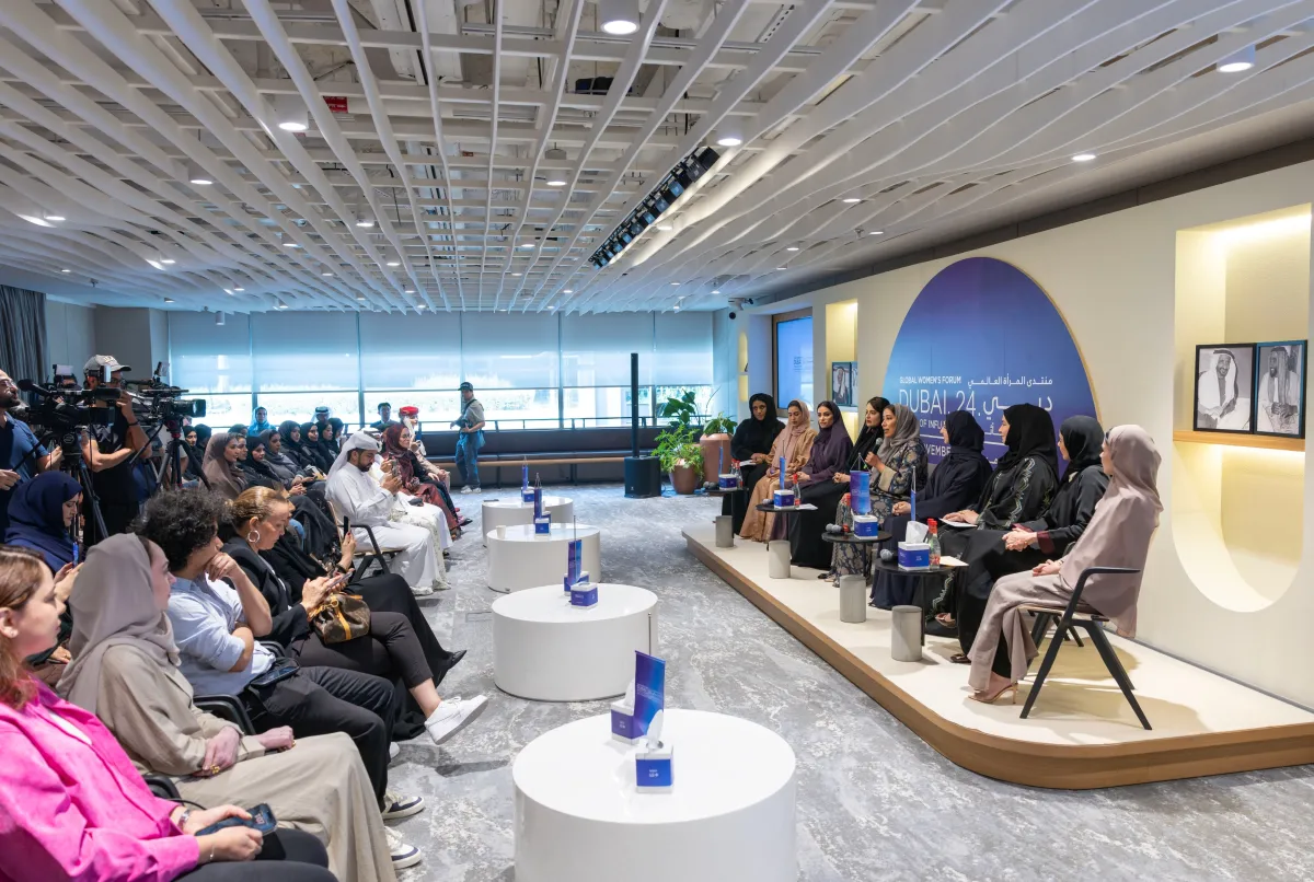 المؤتمر الصحفي الذي نظمته مؤسسة دبي للمرأة للإعلان عن أجندة المنتدى. الصورة من مكتب دبي الإعلامي