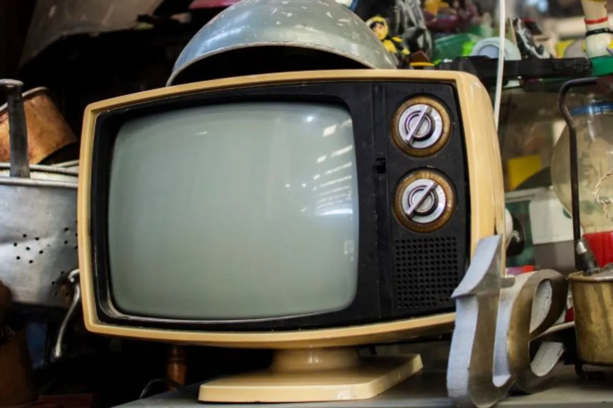 تليفزيون ذو تقنية بدائية 