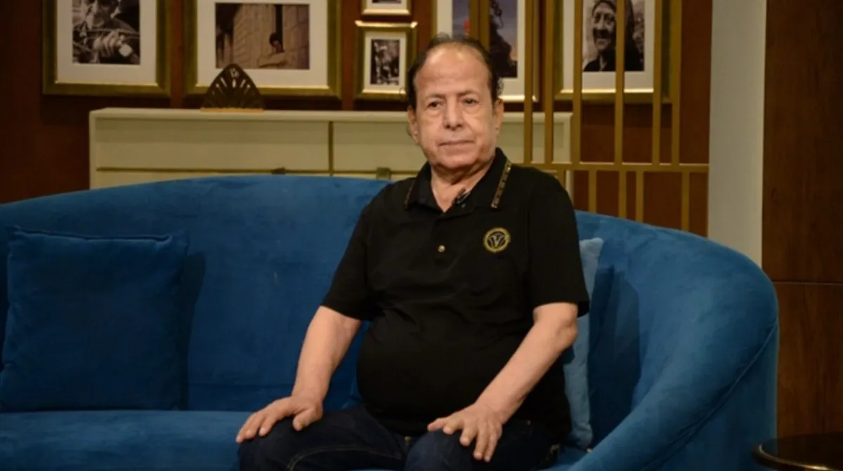 الفنان عادل الفار - الصورة من حساب الإعلامي عمرو الليثي على الفيس بوك