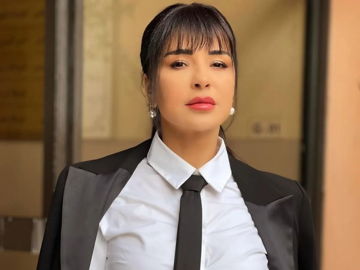 صور نجمات بتسريحات شعر مرفوعة شبابية لسهرات الشتاء