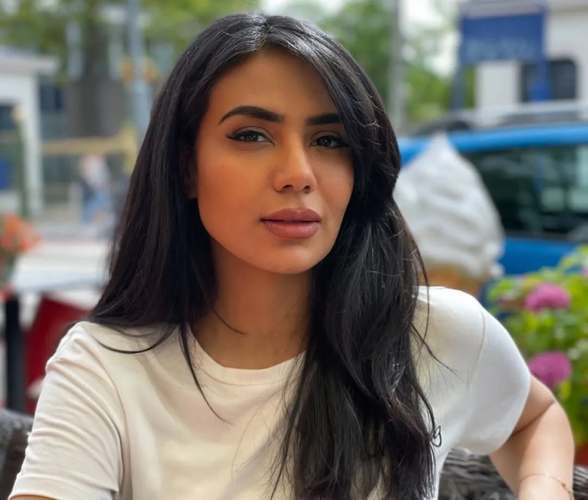 لبنى عبد العزيز - الصورة من حسابها على إنستغرام