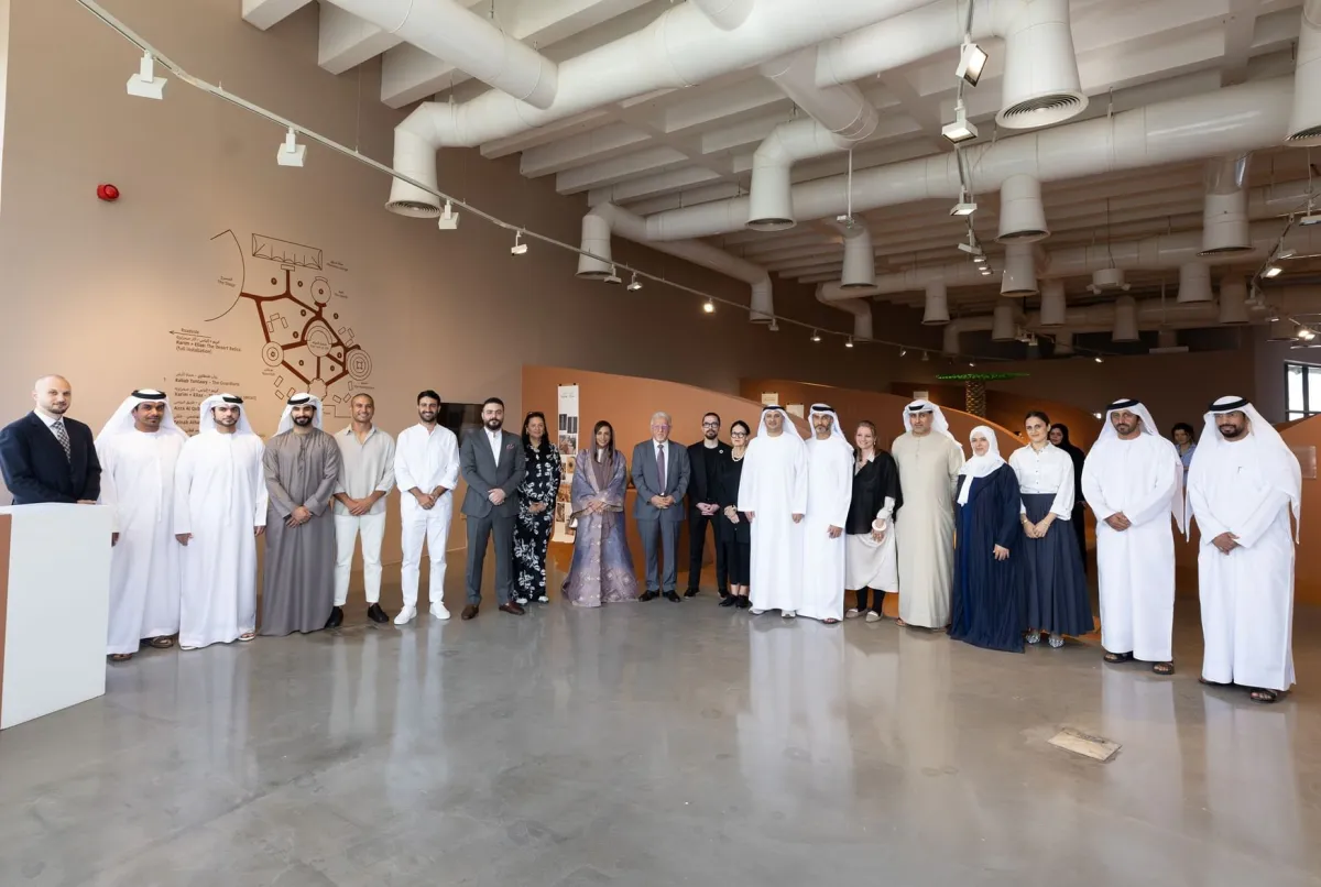  مهرجان تنوير من قلب صحراء مليحة ينطلق محتضنا أعمال فنية وورش عمل وفعاليات متنوعة - الصورة من وام