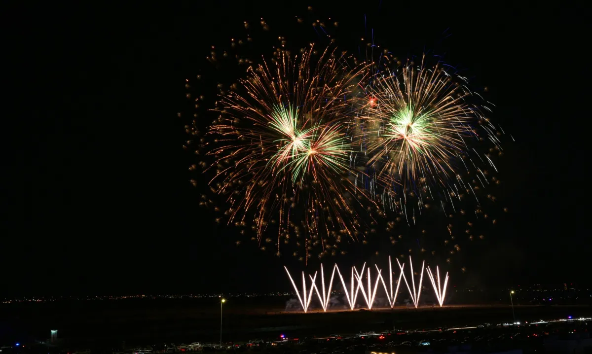 الألعاب النارية تزين عُمان احتفالاً بيومها الوطني 54  - الصورة من وكالة الأنباء العمانية