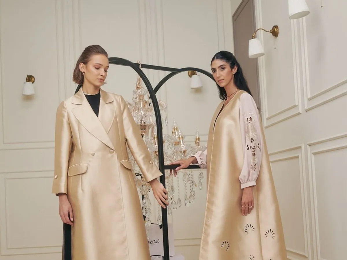 عبايات من تصميم الشقيقات ماريا وغاليا ودانا وعلياء جمعة- الصورة من حساب الماركة على إنستغرام