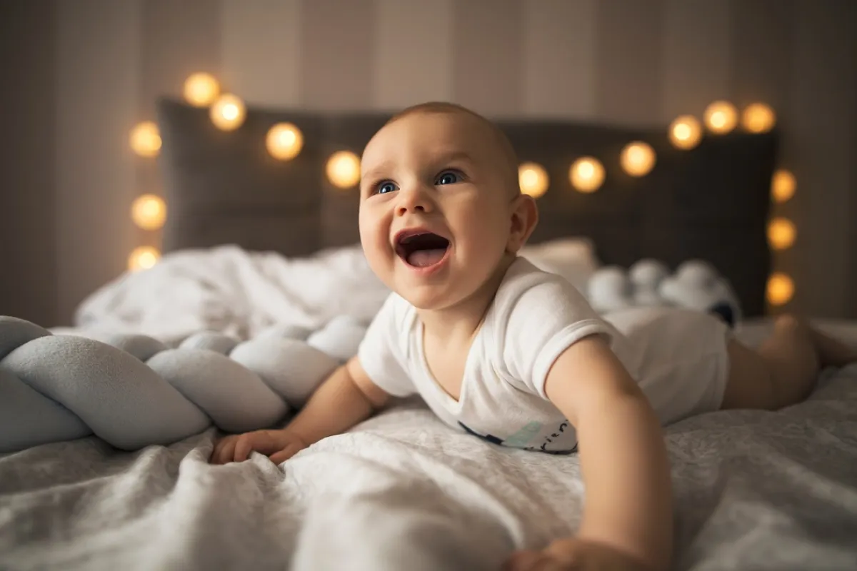  طفل قادر على رفع رقبته