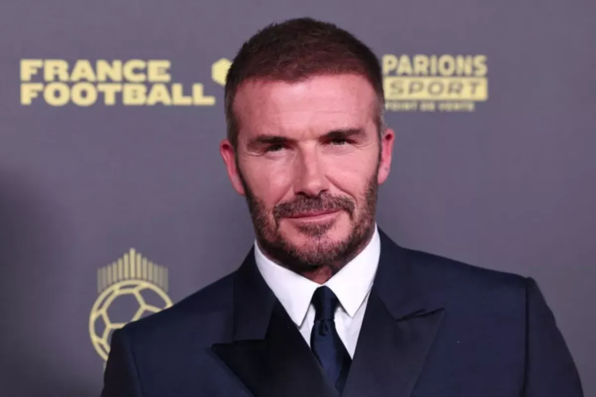 ديفيد بيكهام في مسرح دو شاتلي في باريس (David Beckham at the Theatre du Chatelet in Paris). مصدر الصورة: FRANCK FIFE / AFP