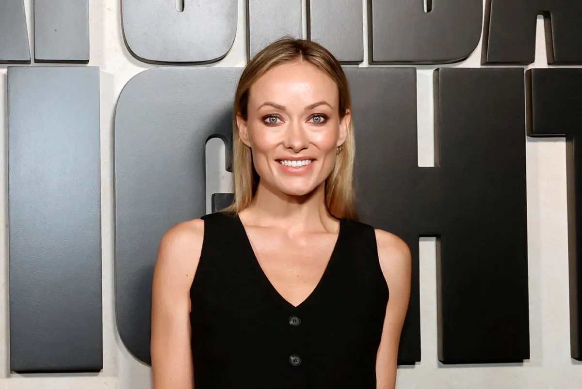 أوليفيا وايلد في مسرح فيستا في لوس أنجلوس، كاليفورنيا (Olivia Wilde at Vista Theatre in Los Angeles, California). مصدر الصورة: Emma McIntyre/Getty Images/AFP