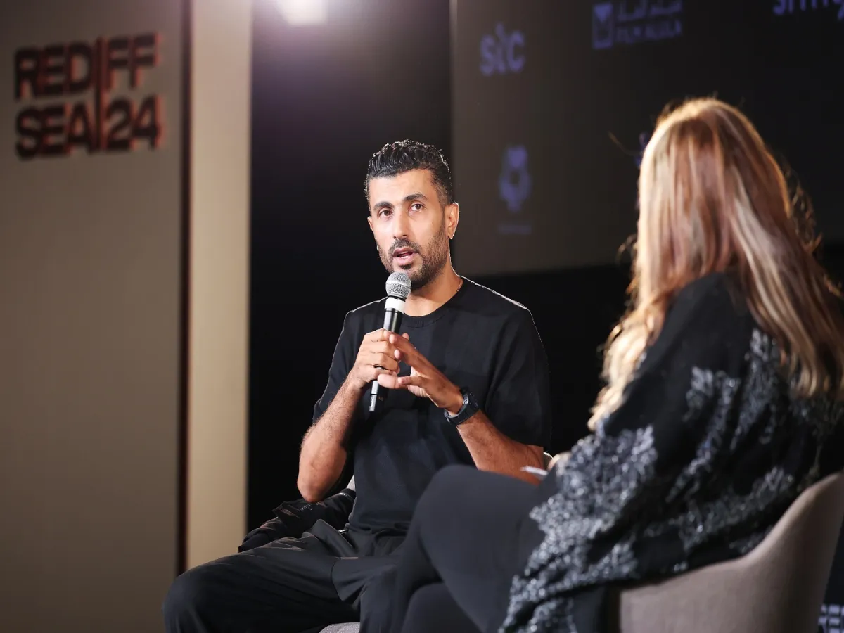 محمد سامي من الجلسة الحوارية بمهرجان البحر الأحمر السينمائي- مصدر الصورة: (Photo by Daniele Venturelli/Getty Images for The Red Sea International Film Festival)