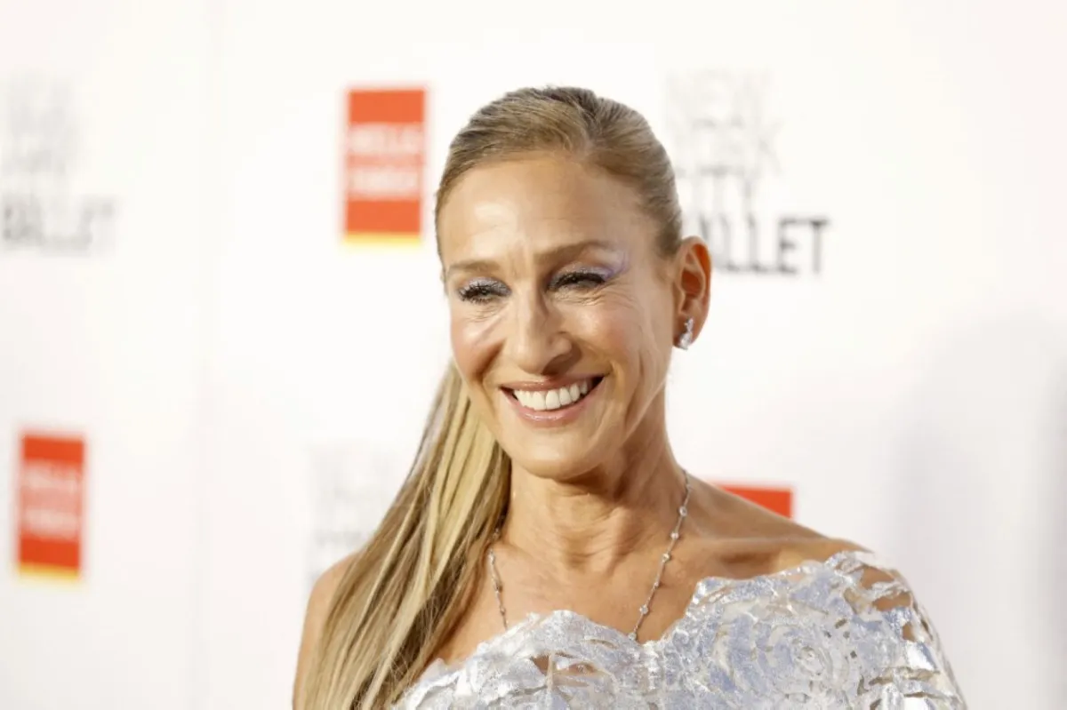 سارة جيسيكا باركر في مسرح ديفيد إتش كوخ في مركز لينكولن في مدينة نيويورك (Sarah Jessica Parker at David H. Koch Theater at Lincoln Center in New York City). مصدر الصورة: John Lamparski/Getty Images/AFP
