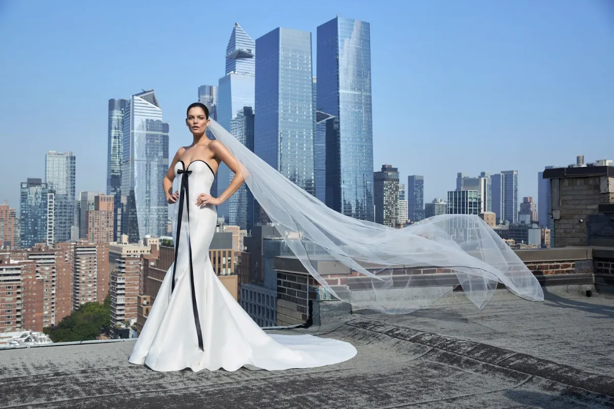 بادجلي ميشكا Badgley Mischka- الصورة من Launchmetrics/Spotlight ©