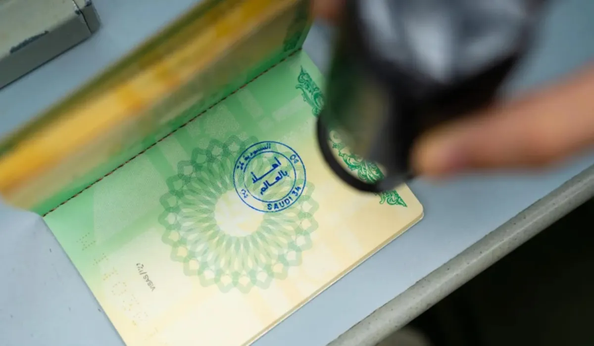 السعودية تعتمد ختم أهلاً بالعالم في المطارات بمناسبة الفوز بتنظيم كأس العالم 2034