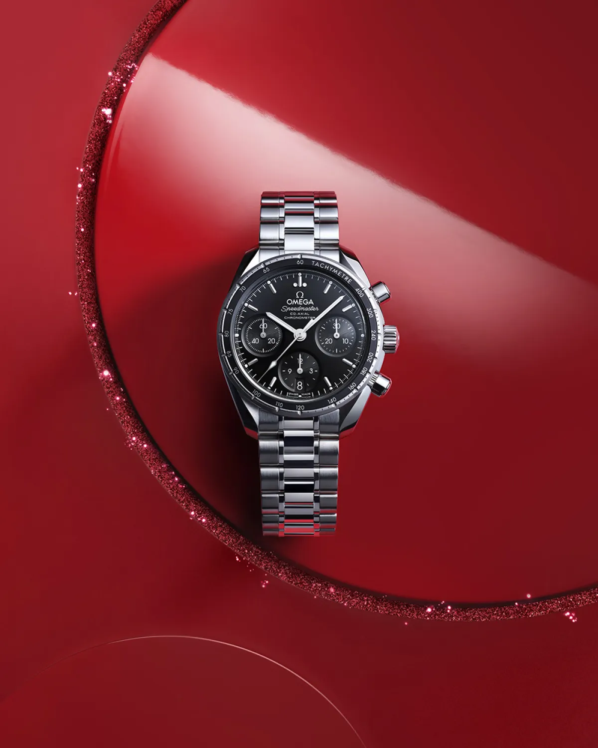 ساعة Speedmaster مقاس 38 مم