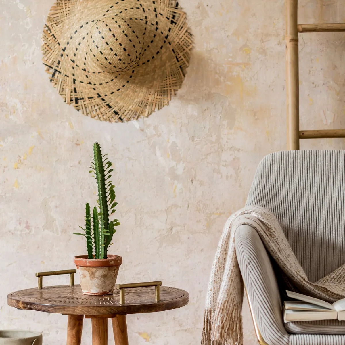 غرفة منزلية ذات ديكور جميل