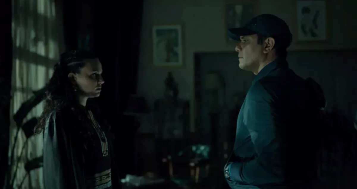 آسر ياسين وركين سعد من مسلسل موعد مع الماضي -الصورة من المكتب الإعلامي