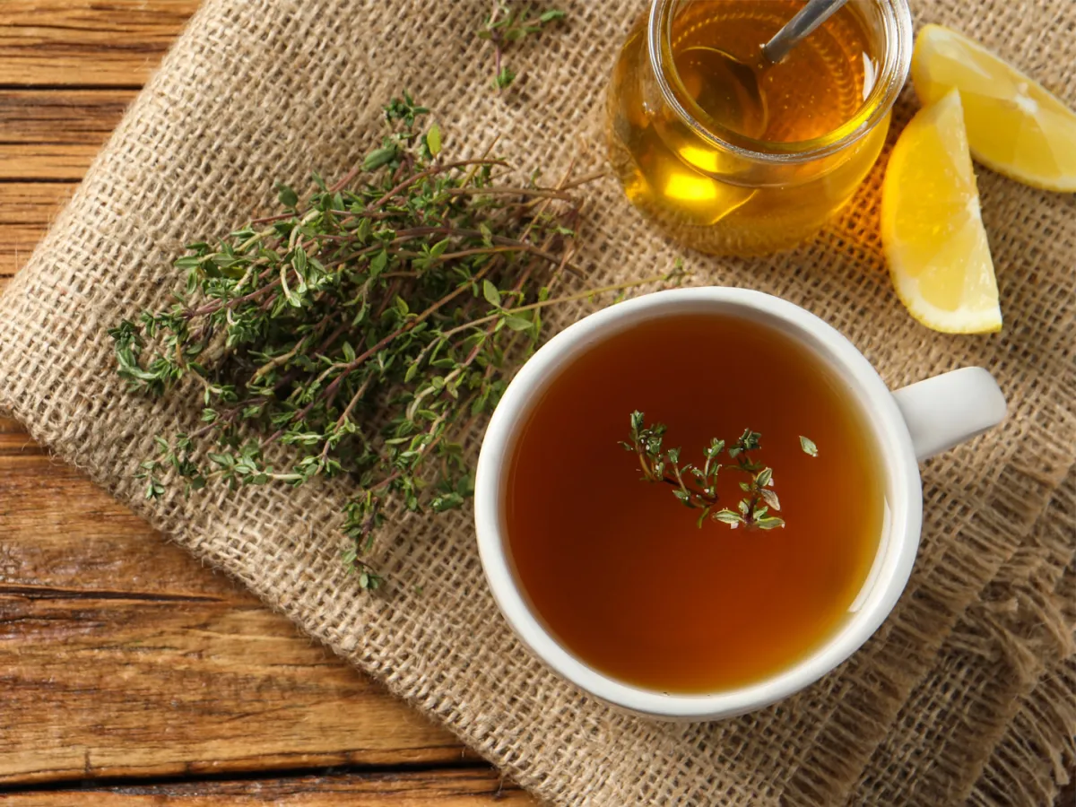 تعمل مركّبات الفلافونويد المتواجدة في الزعتر البري على تهدئة السعال