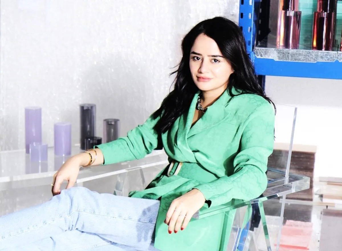 مصممة الحقائب ليليان أفشار -الصورة من المكتب الإعلامي للعلامة