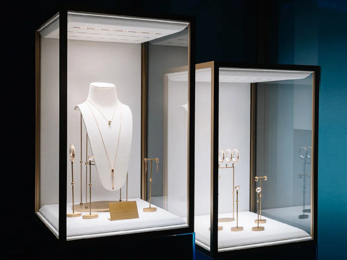 مارلي نيويورك عقد من الإبهار المرصع بالماس