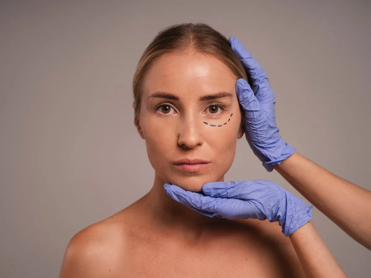 اتجاهات جراحة التجميل في عام 2025 تحمل الكثير من التوقعات المتطورة -Image by freepik